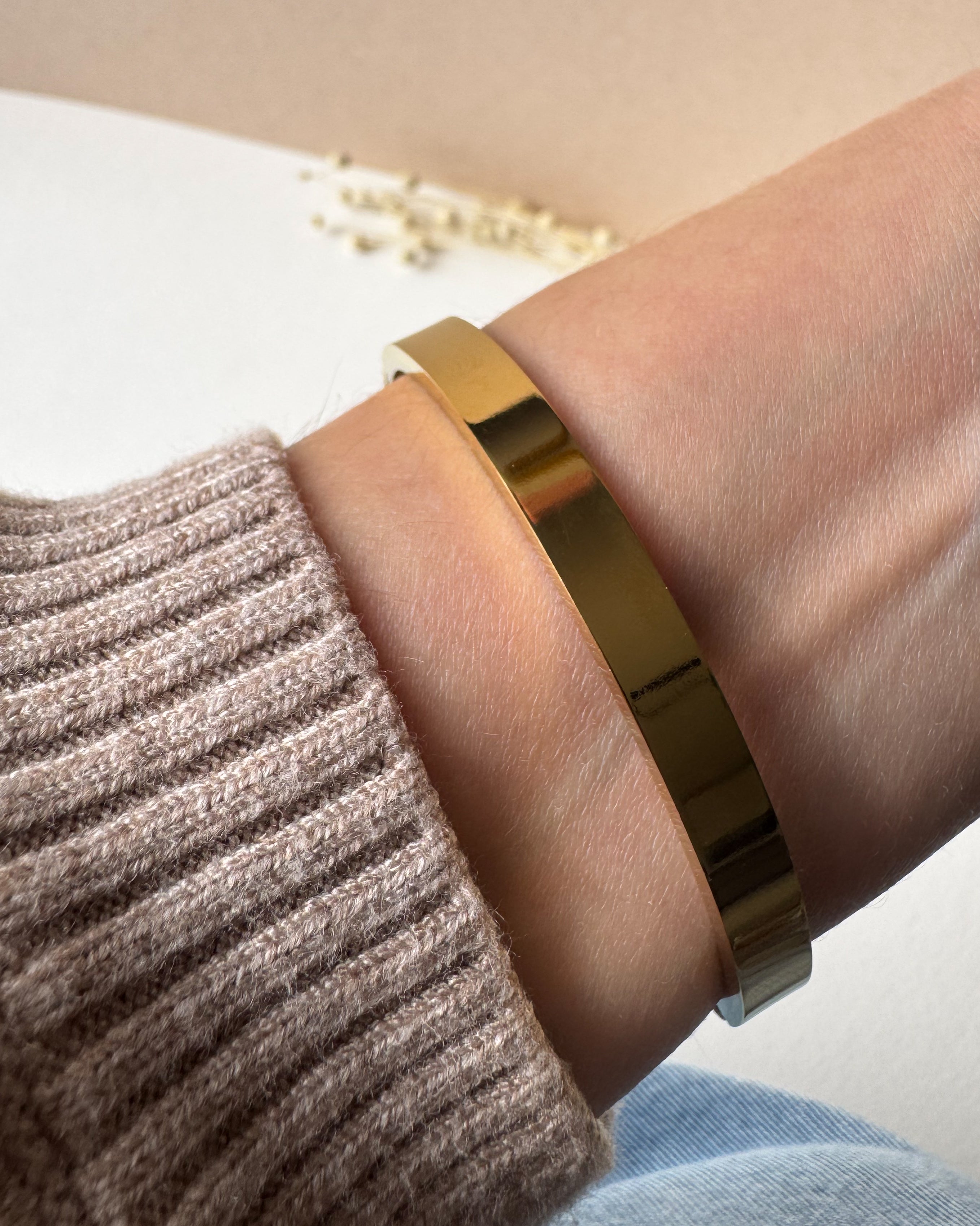 Interlaced Thin Golden Bracelet