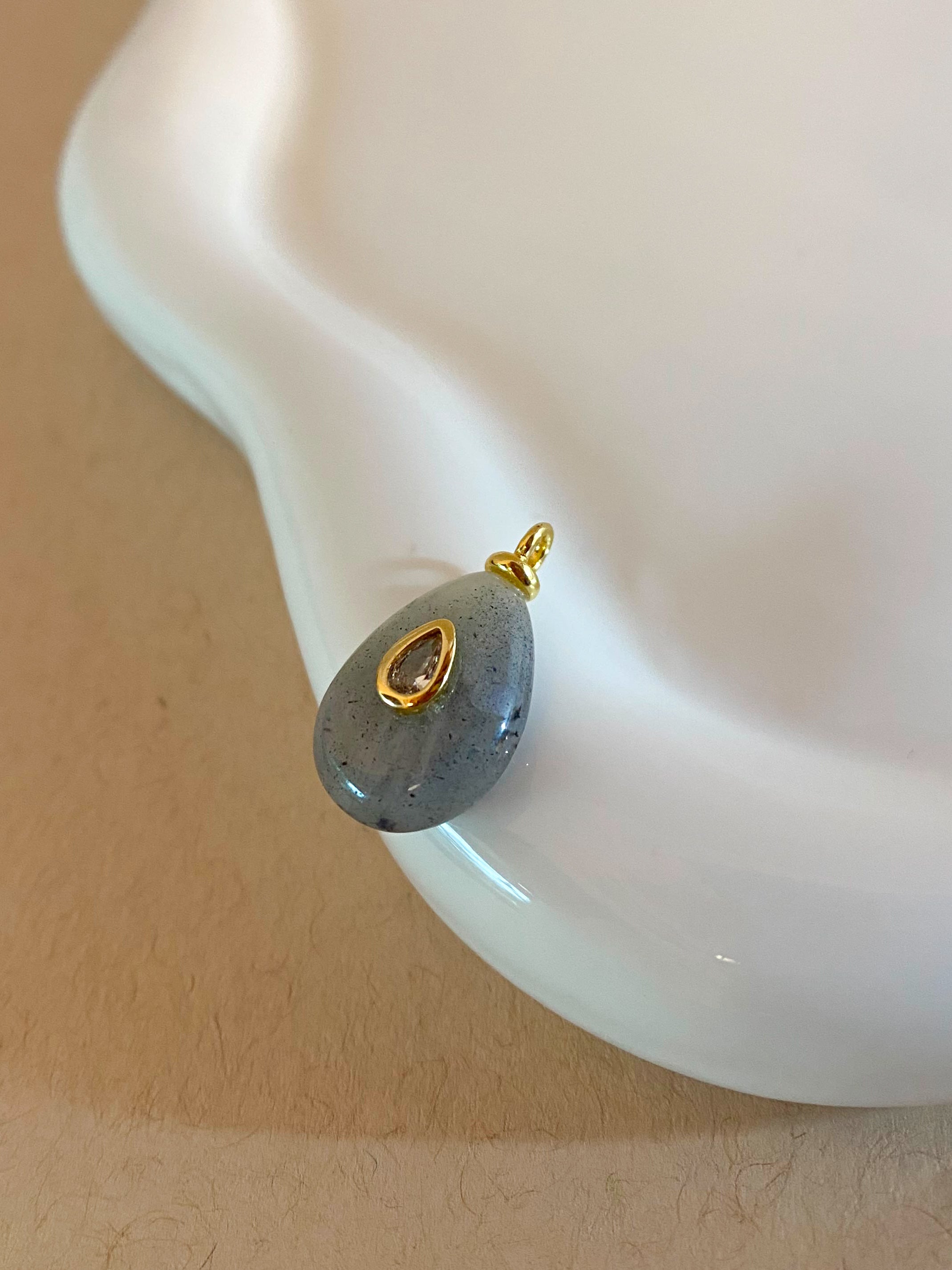 6 Differents Natural Stones Oval and Circular Shape Charms