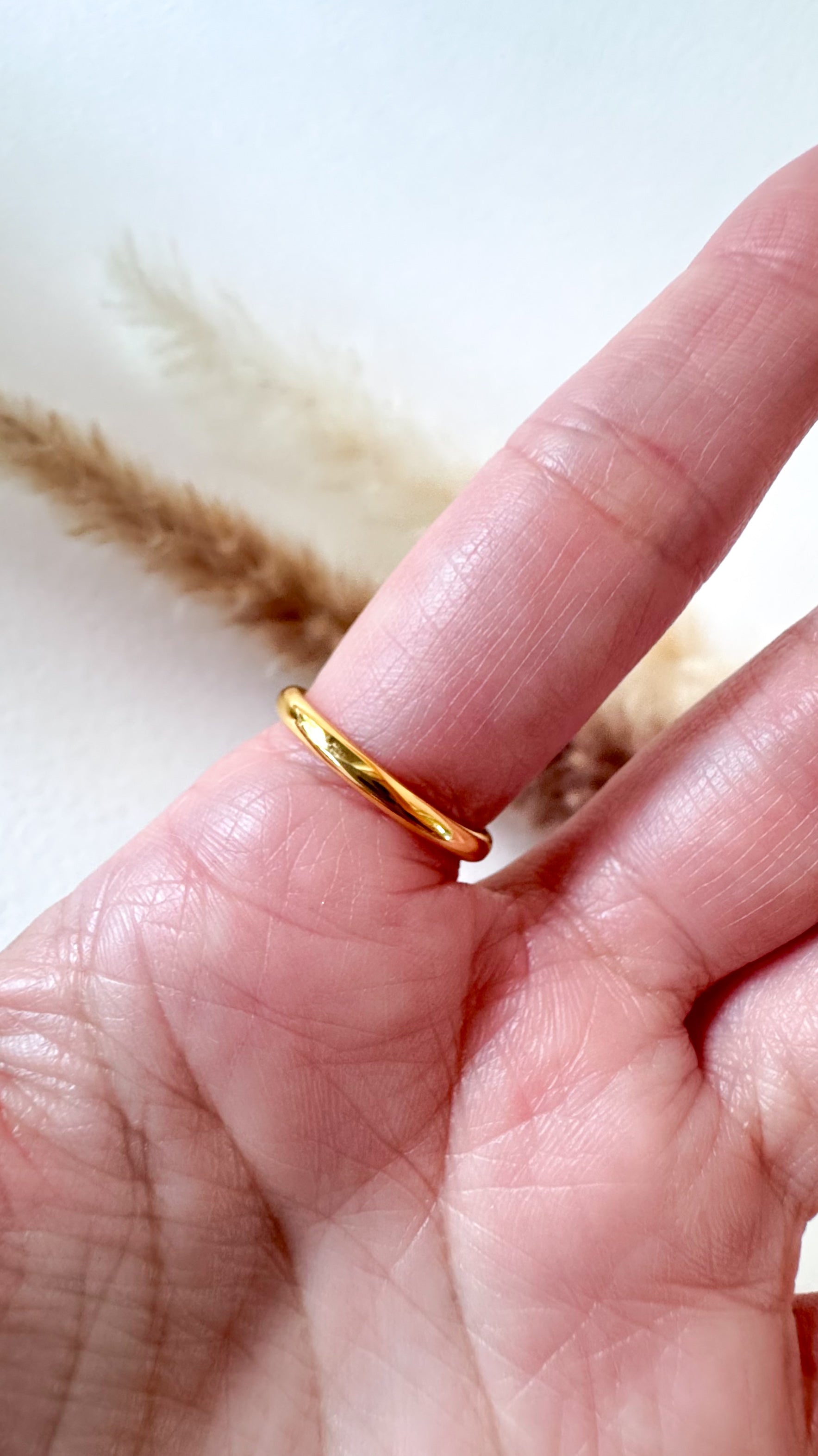 Golden Shiny Move Zircons Steel Ring