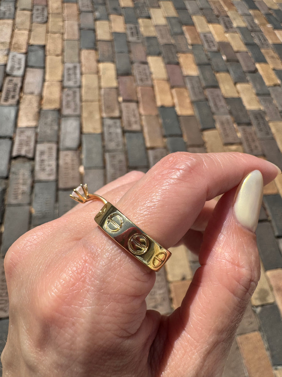 Golden Screw Style Ring