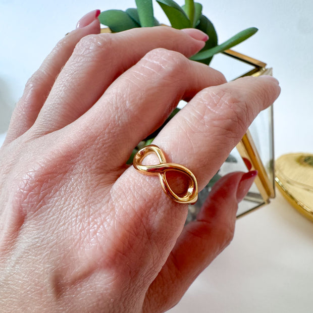 Infinite Shape Golden Steel Ring