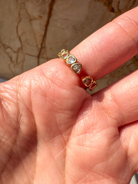 Anillo Patron de Corazones Brillantes