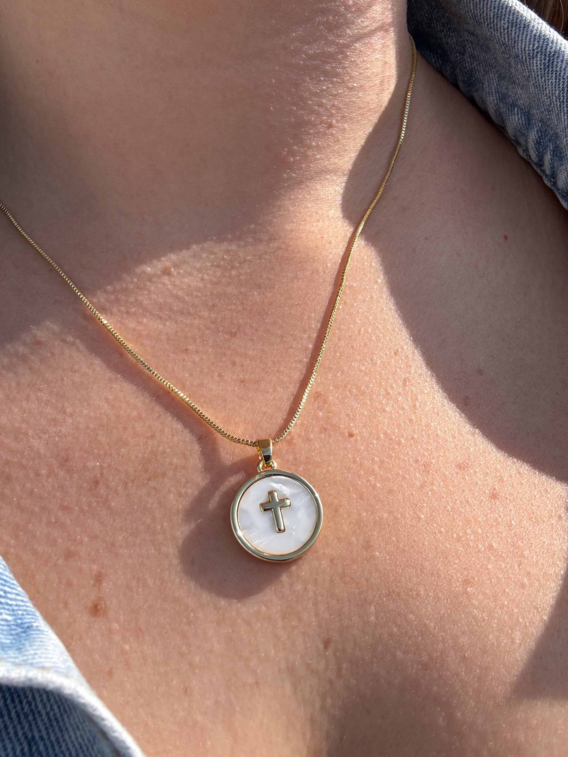 Mother of Pearl Cross Chain