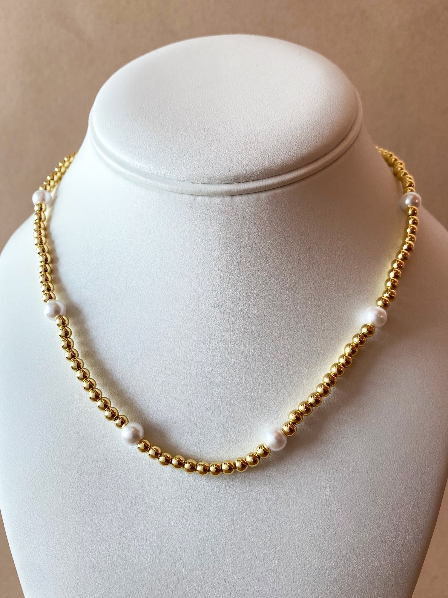 Little Balls and Pearls Pattern Necklace