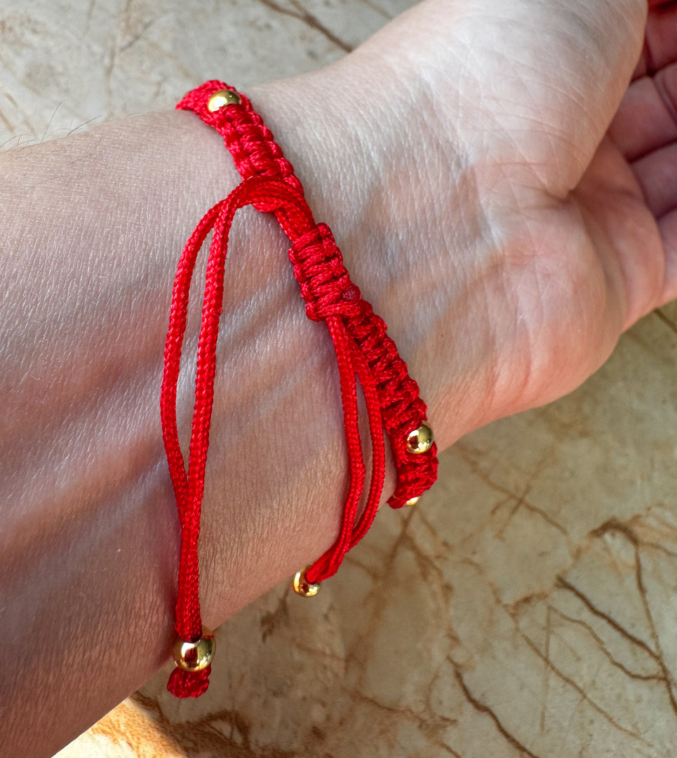 Hilito Rojo Ajustable Balines dorados