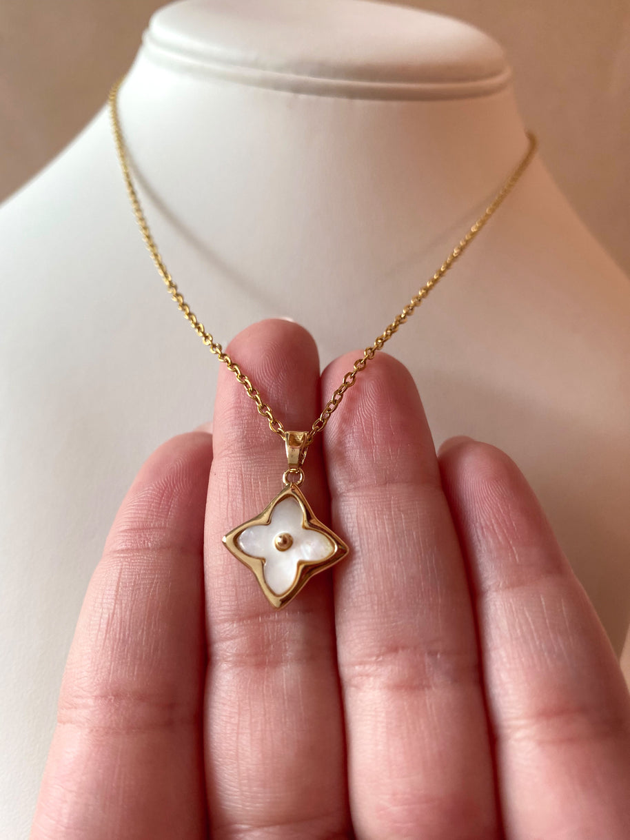White Mother of Pearl Clover Steel Necklace