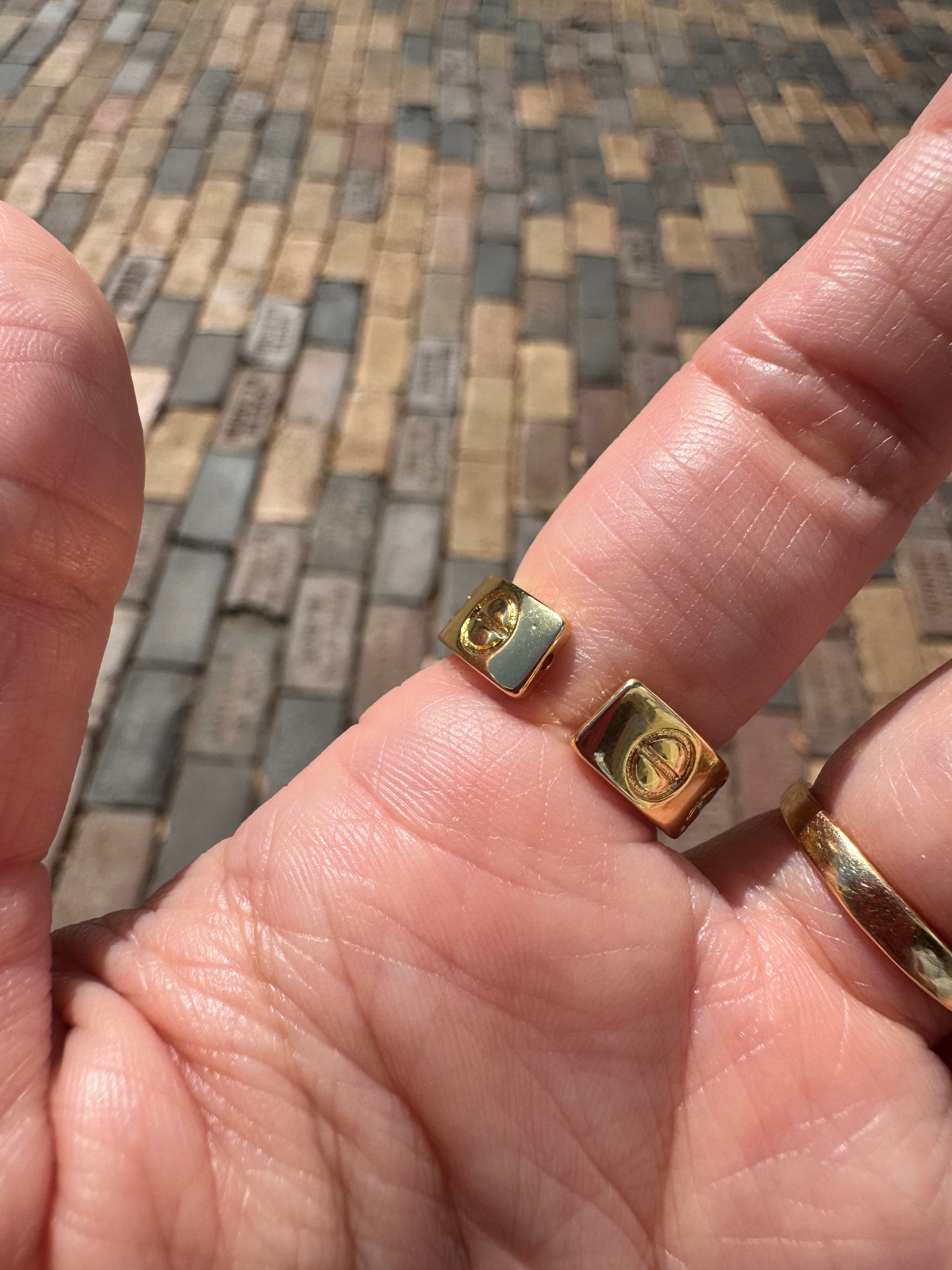 Golden Screw Style Ring