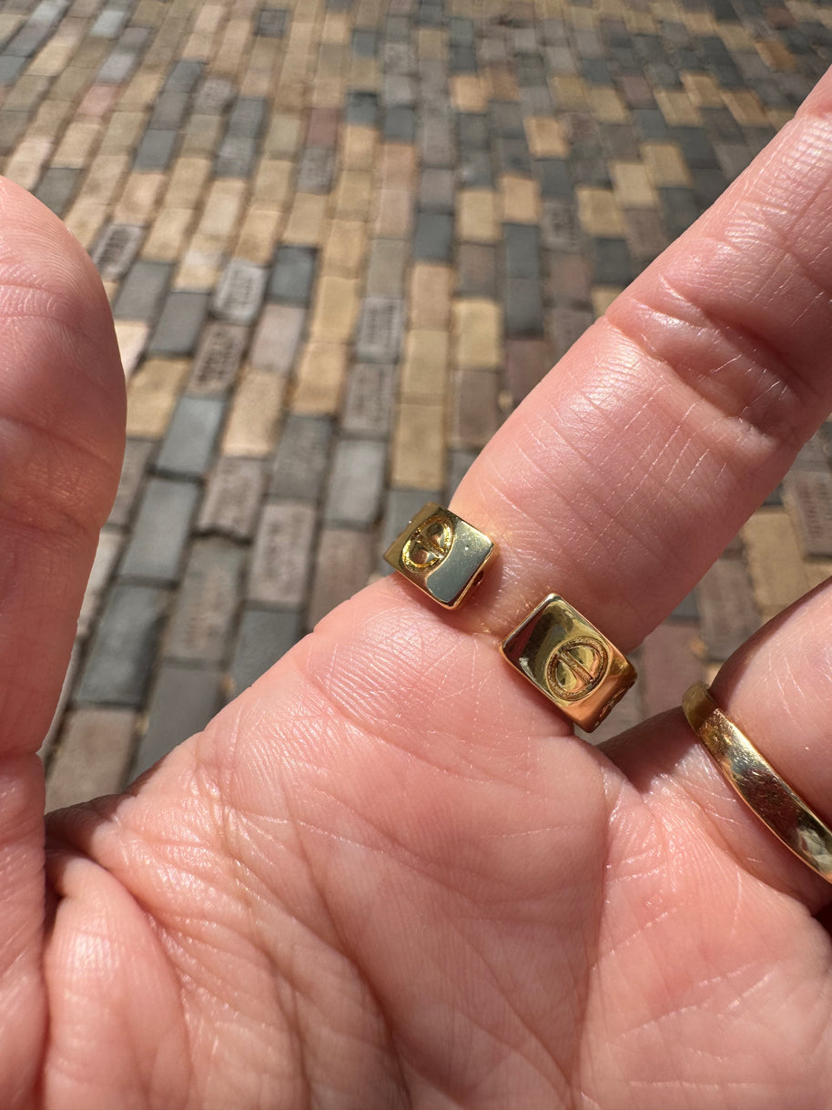 Golden Screw Style Ring