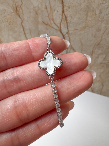 Brazaletes Ajustables Silver Clovers