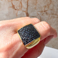 Anillo Cuadrado Cristales Oscuros