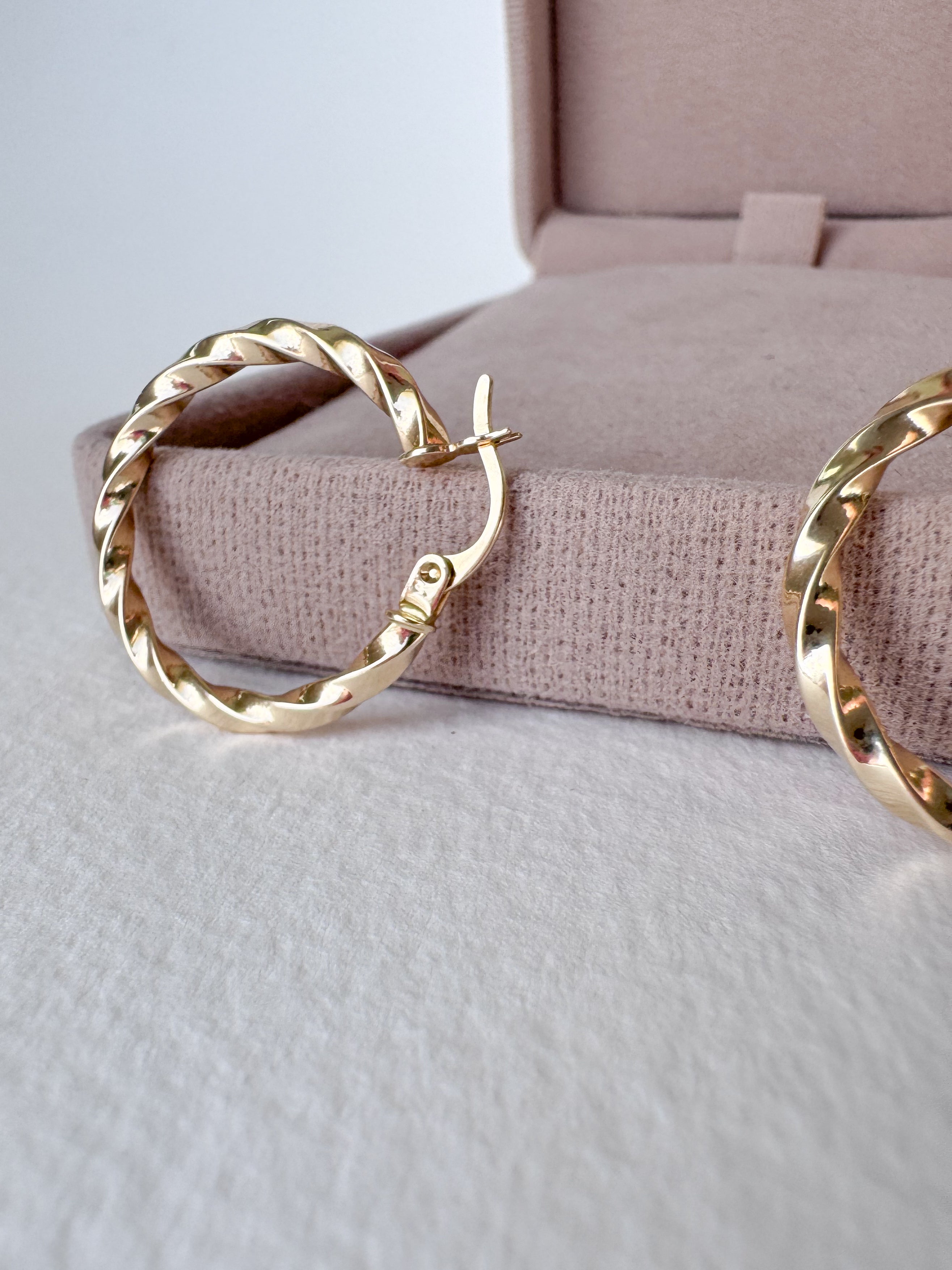 Spiral 14K Solid Gold Medium Hoops