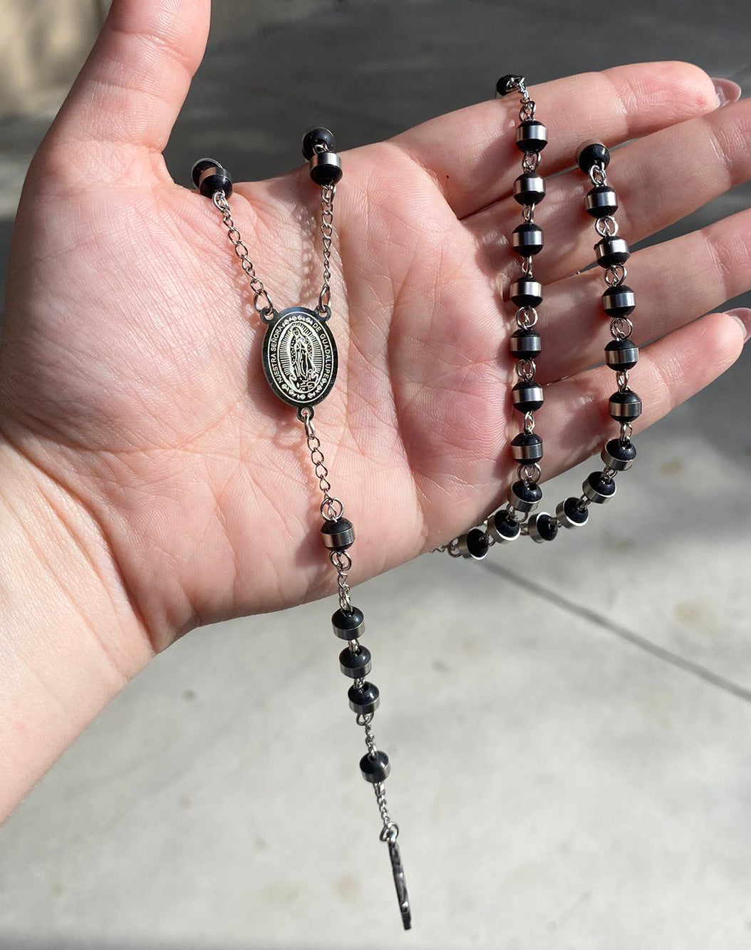 Rosario Largo Caballero Black & Silver