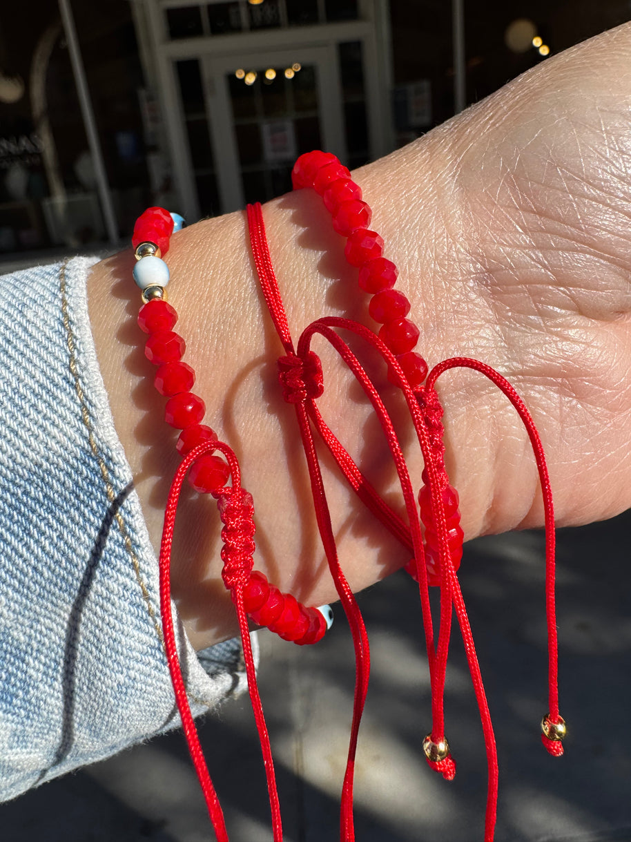 Variedad de Hilitos Rojos Evil Eye Charms