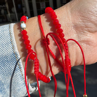 Variedad de Hilitos Rojos Evil Eye Charms