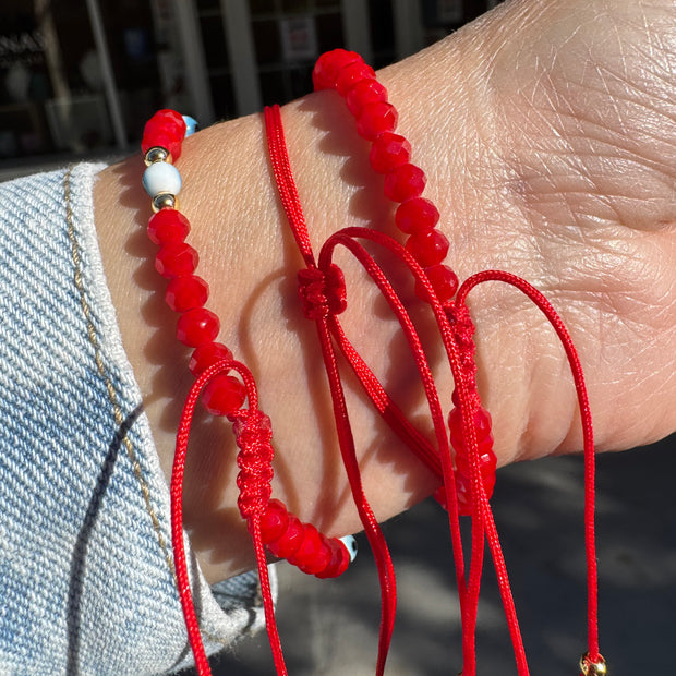 Variedad de Hilitos Rojos Evil Eye Charms