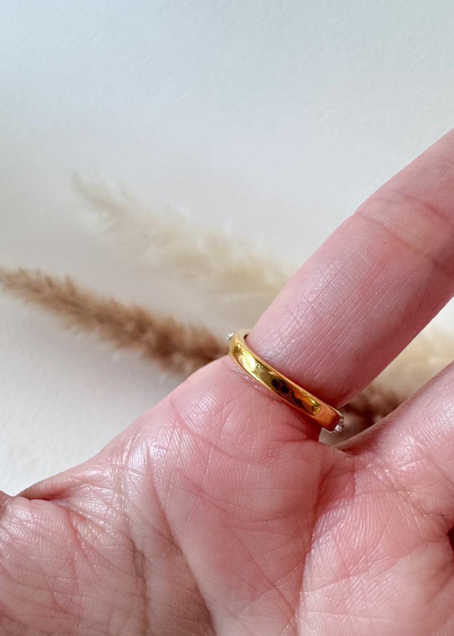 Shiny Clou Style Steel Ring