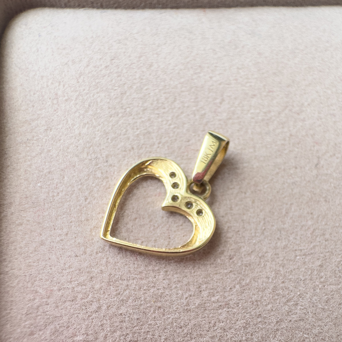 Golden 18K Solid Gold Shiny Heart Silhouette Charm