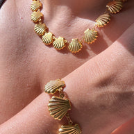 Set of Gold Seashell Pattern Necklace and Bracelet