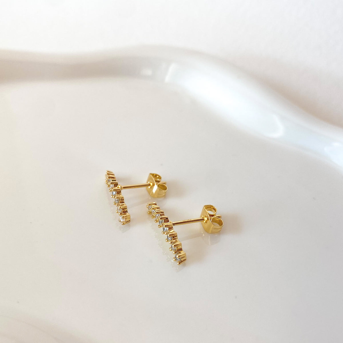 Lineal Large Golden Zircon Clear Earrings
