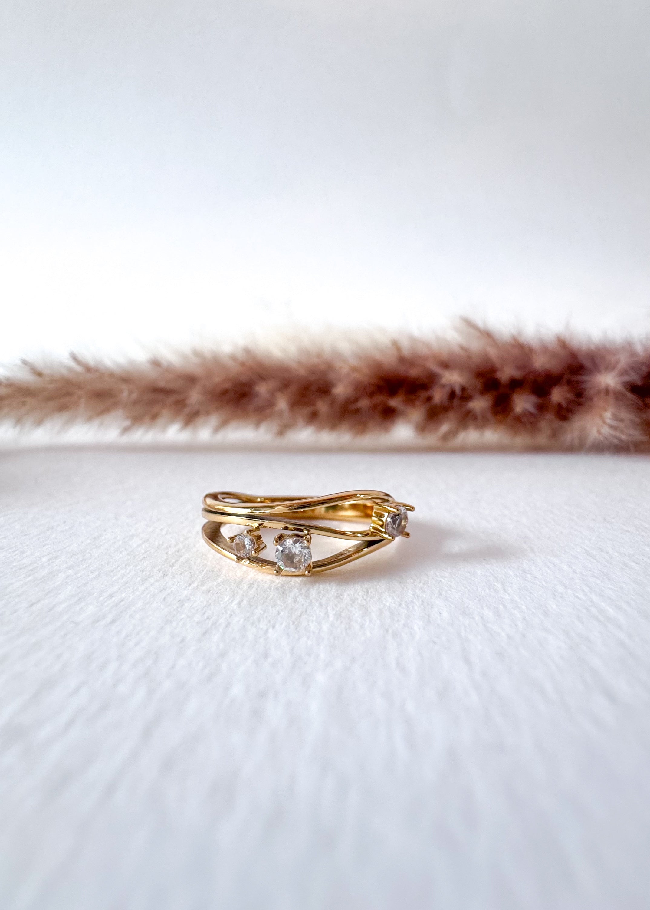 3 Zircons Style Layer Golden Steel Ring