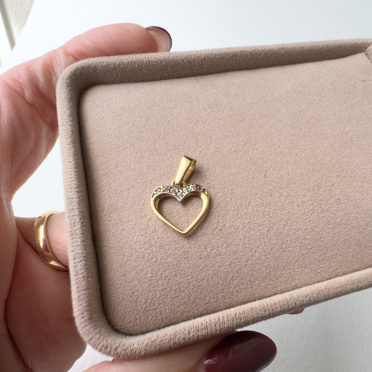 Golden 18K Solid Gold Shiny Heart Silhouette Charm