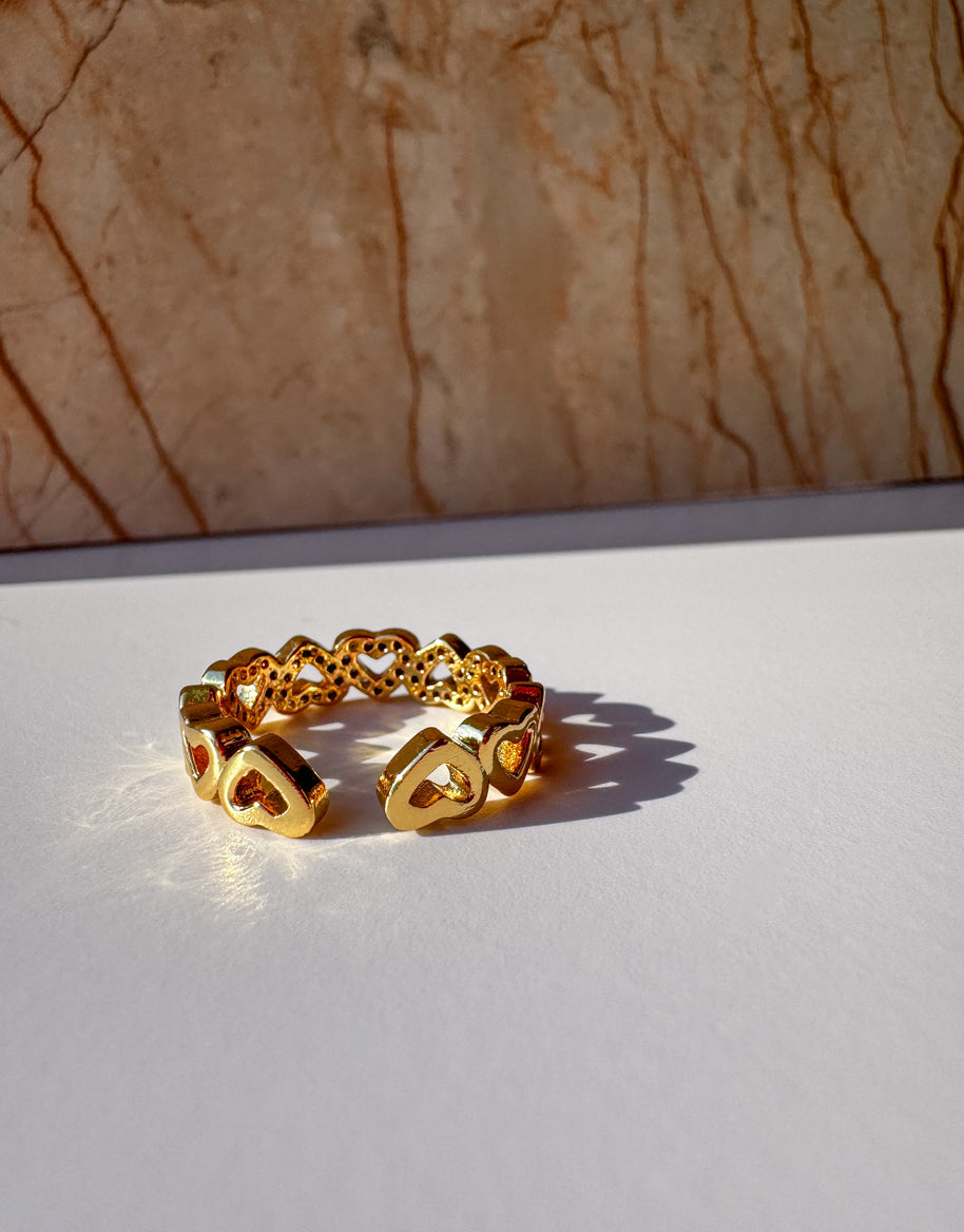 Anillo Silueta de Corazon Cristales