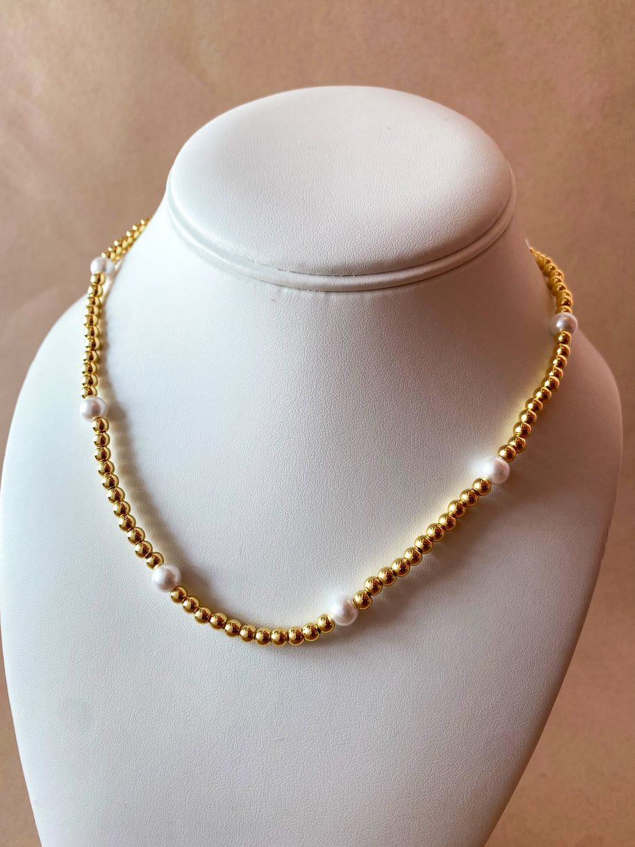 Little Balls and Pearls Pattern Necklace