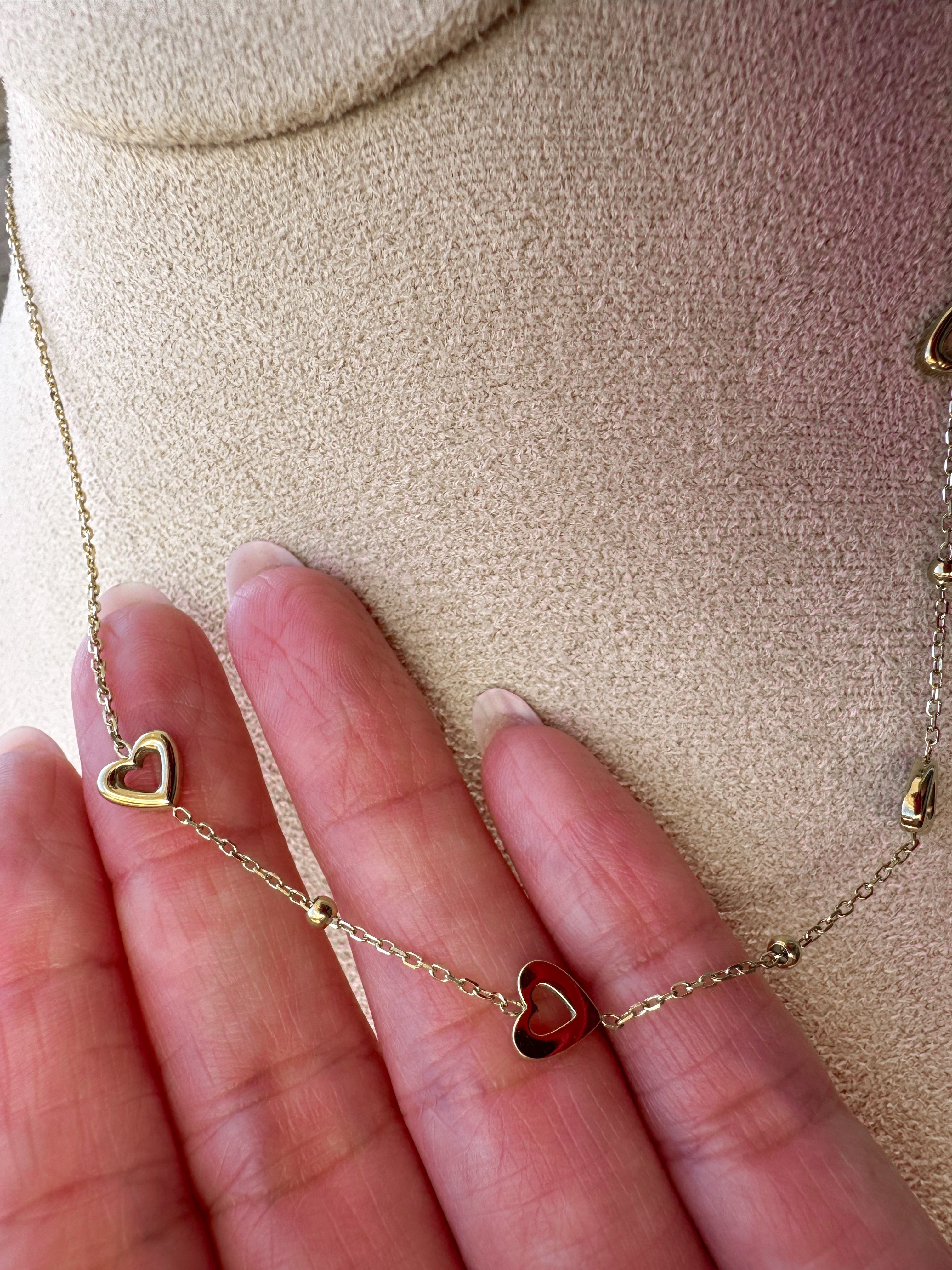 Mini Heart Silhouette Pattern Necklace