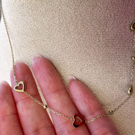Mini Heart Silhouette Pattern Necklace