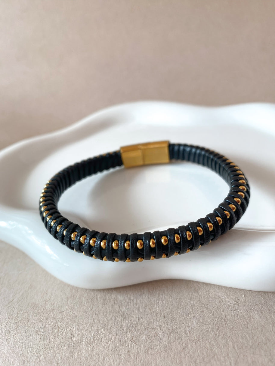 3 Different Styles of Men Leather Bracelets