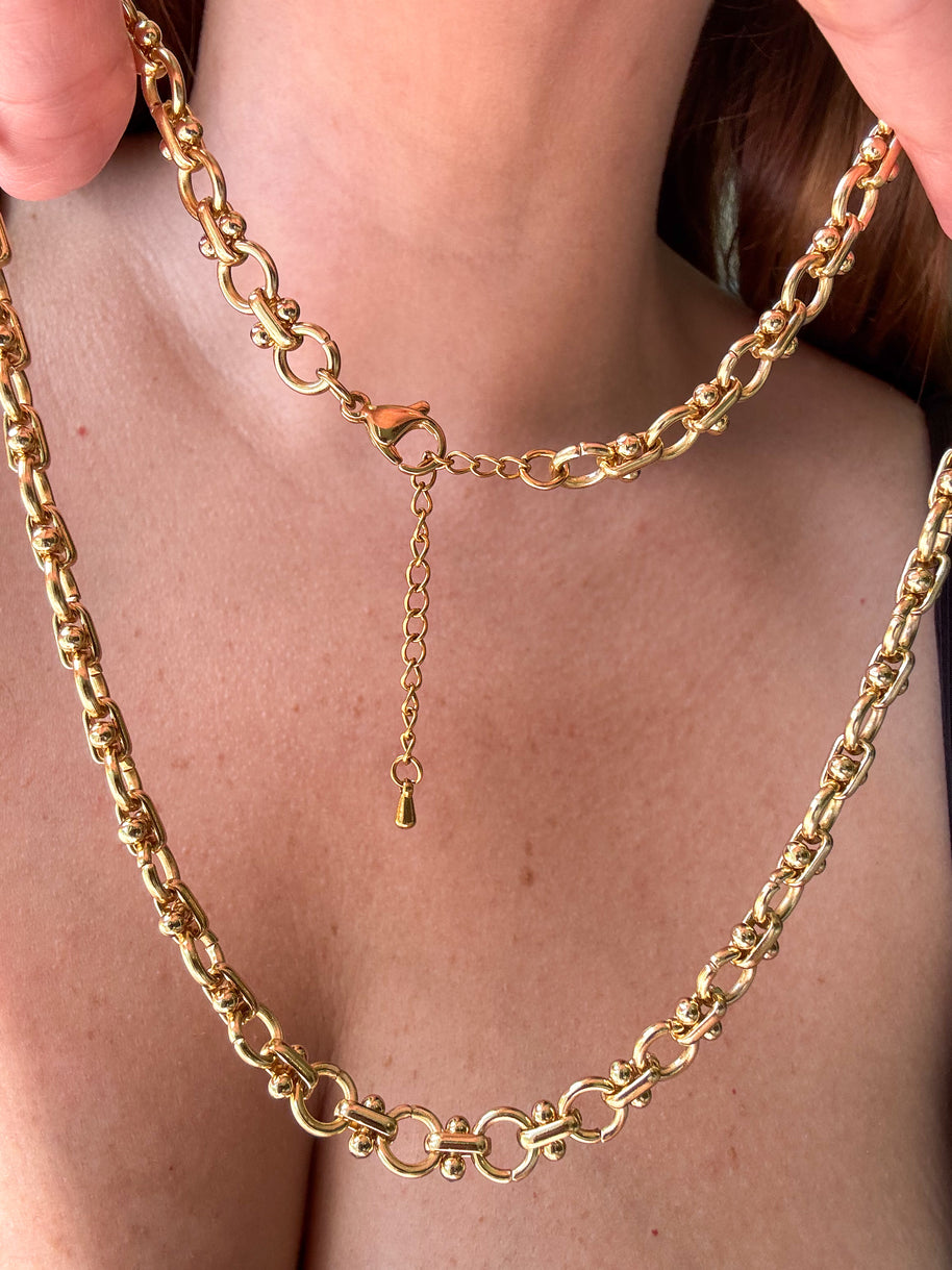 Oval or Round Classic Golden Steel Links Chain Necklaces