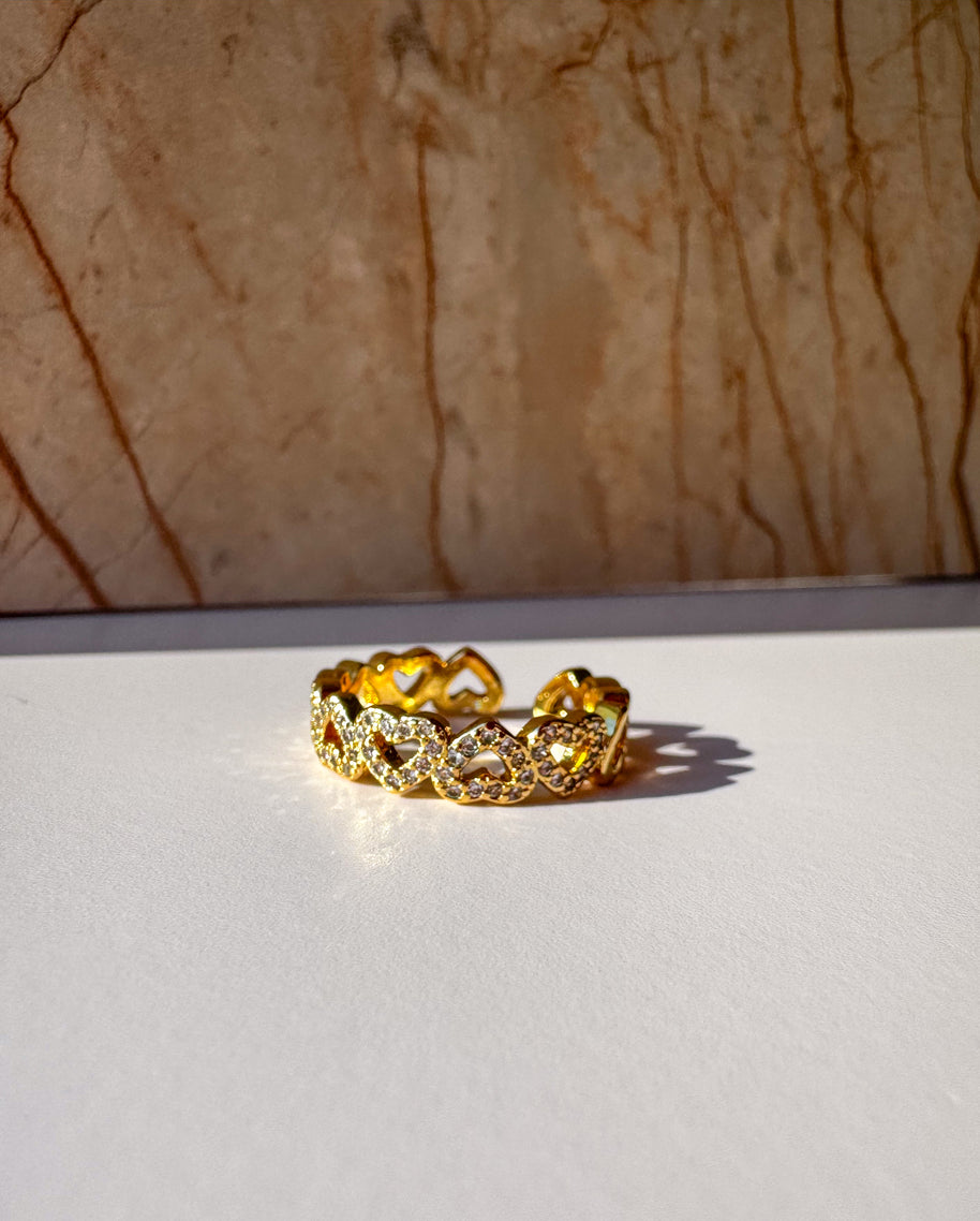 Anillo Silueta de Corazon Cristales