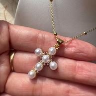 Cross Chain in Pearls