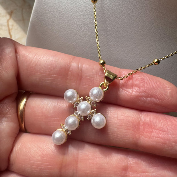 Cadena Cruz en Perlas