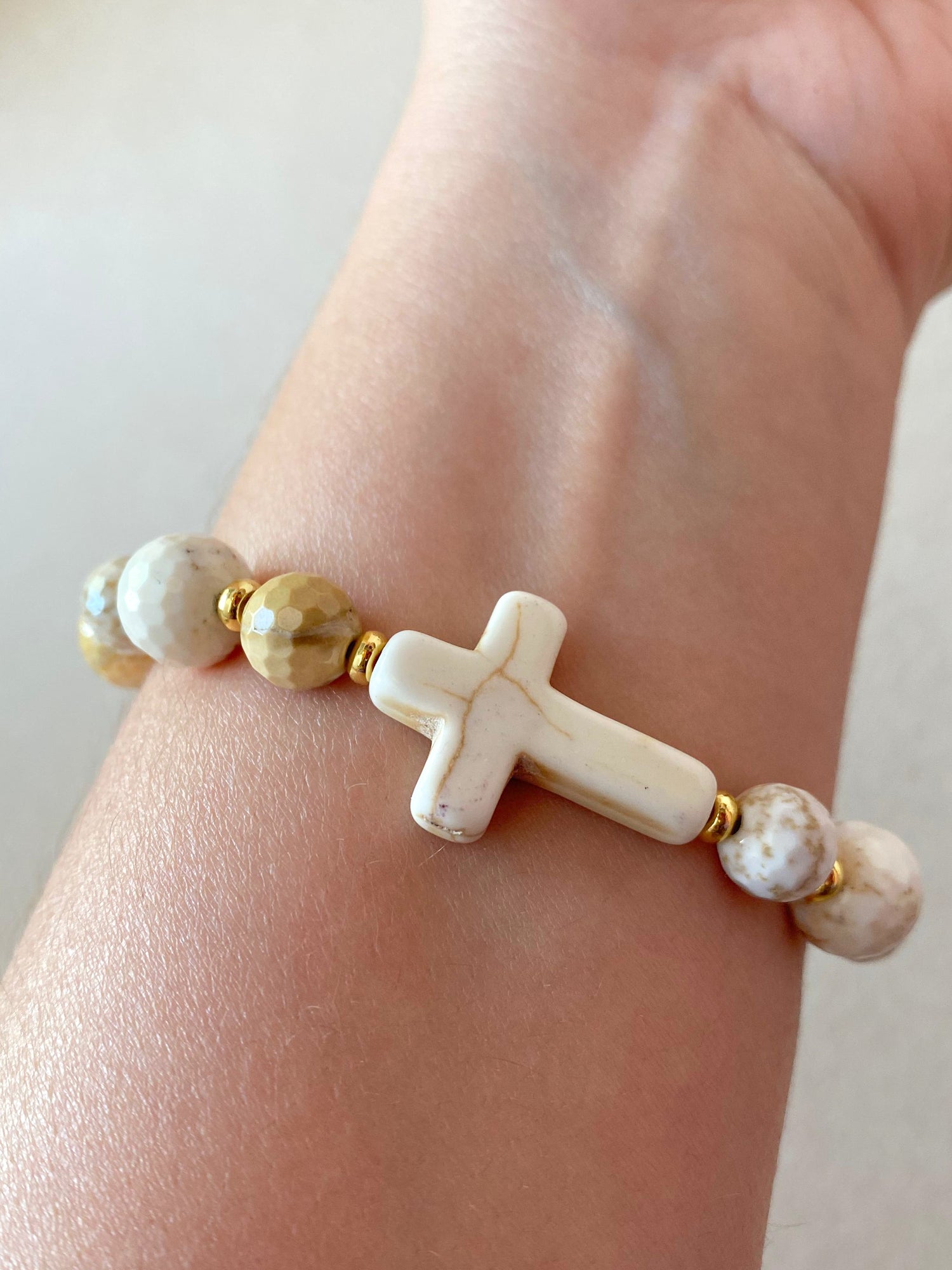 White Cross and Beads Elastic Bracelet