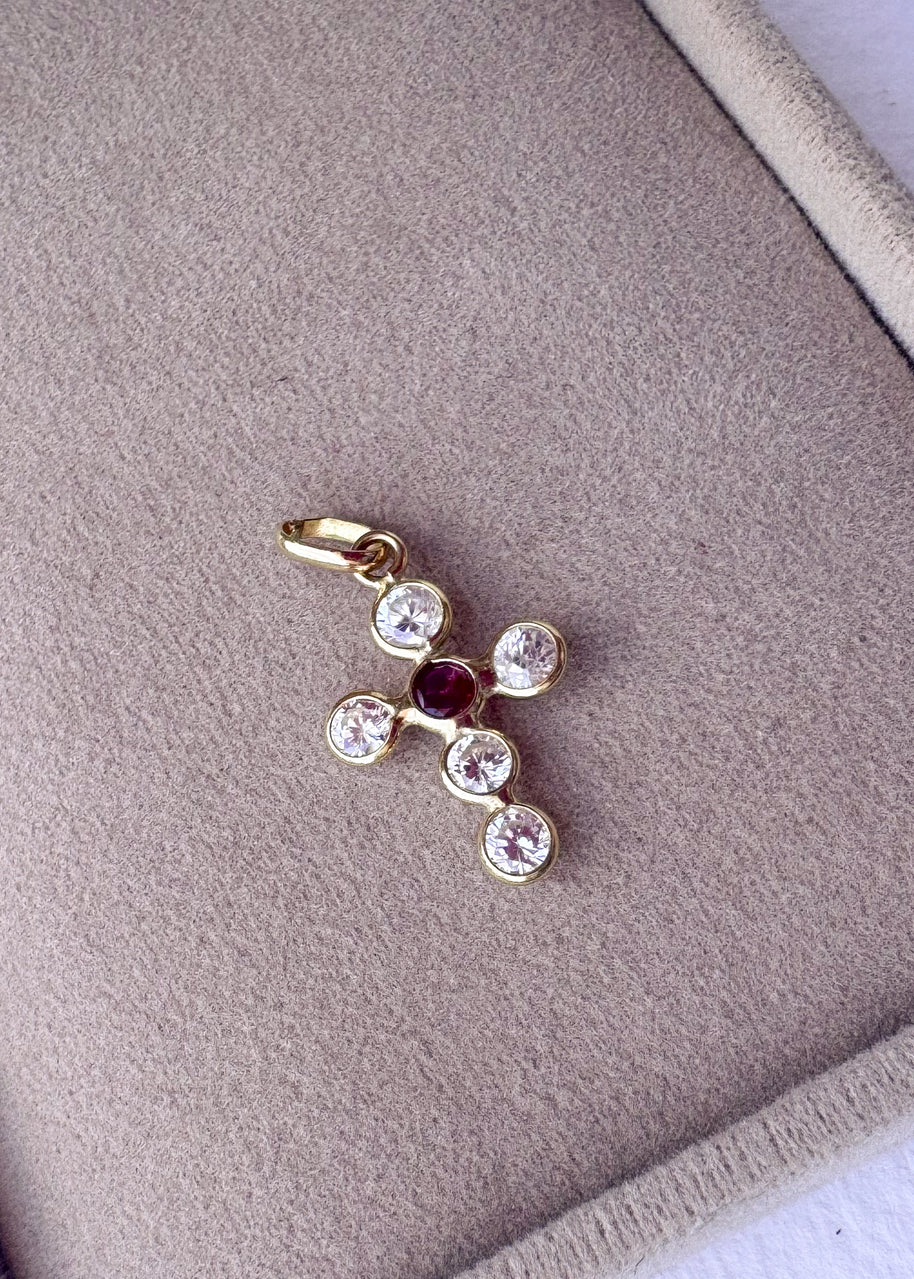 Cruz de Zirconias con piedra roja – Oro 18K (750)