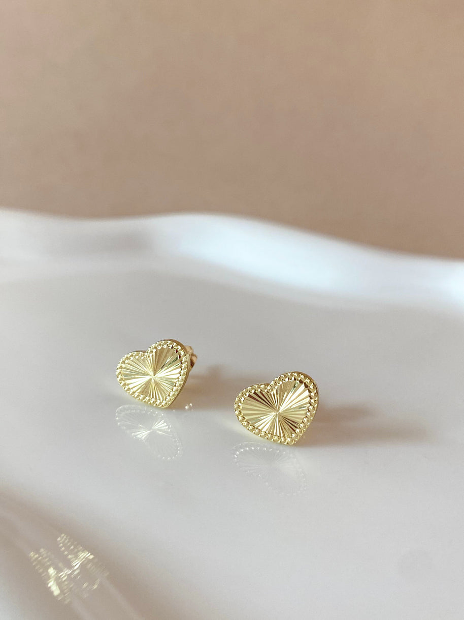 Little Heart Shape Shiny Golden Earrings