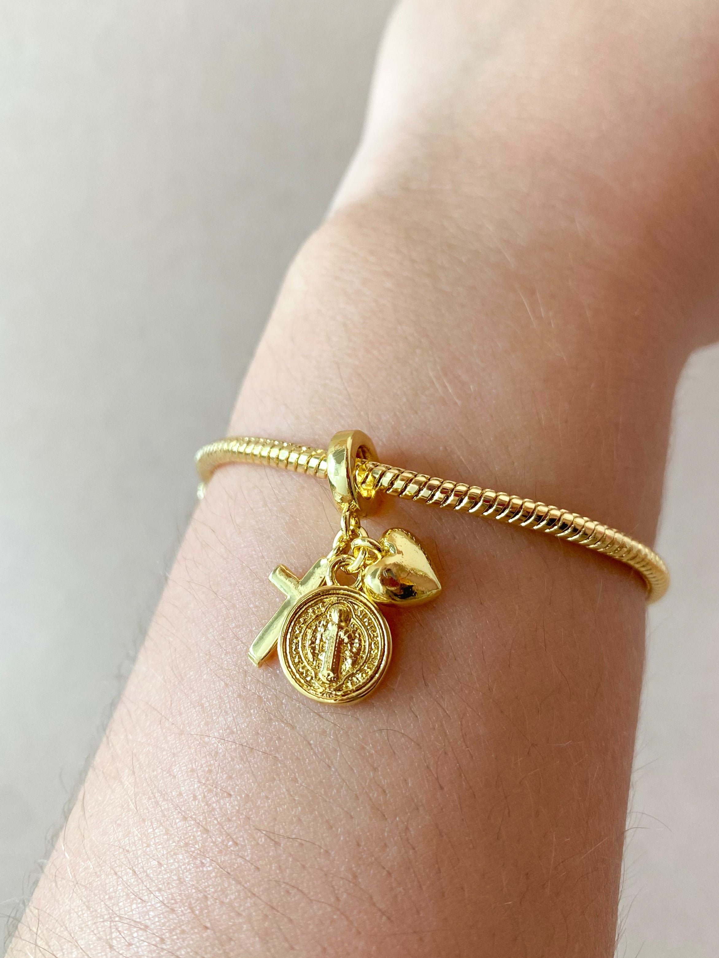 St Benedict Golden 3 Gracias Charms Bracelet
