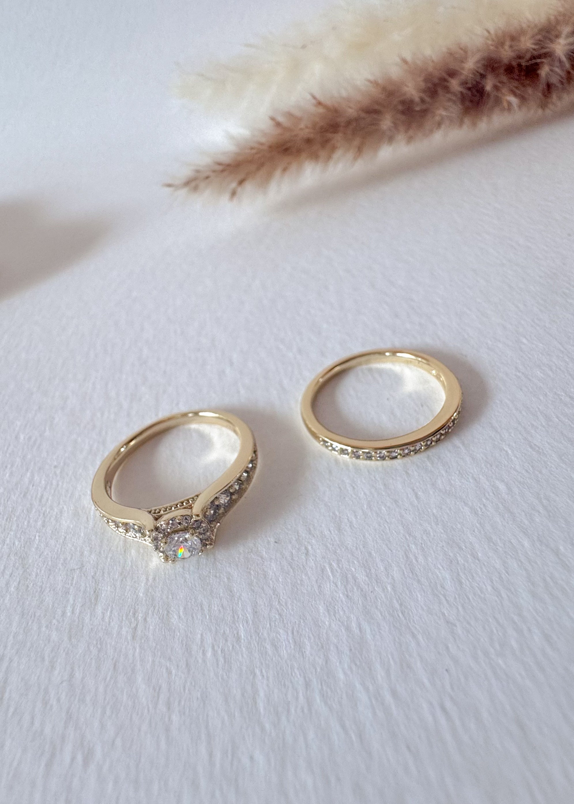 Golden and Shiny Zircon 2 Ring Set