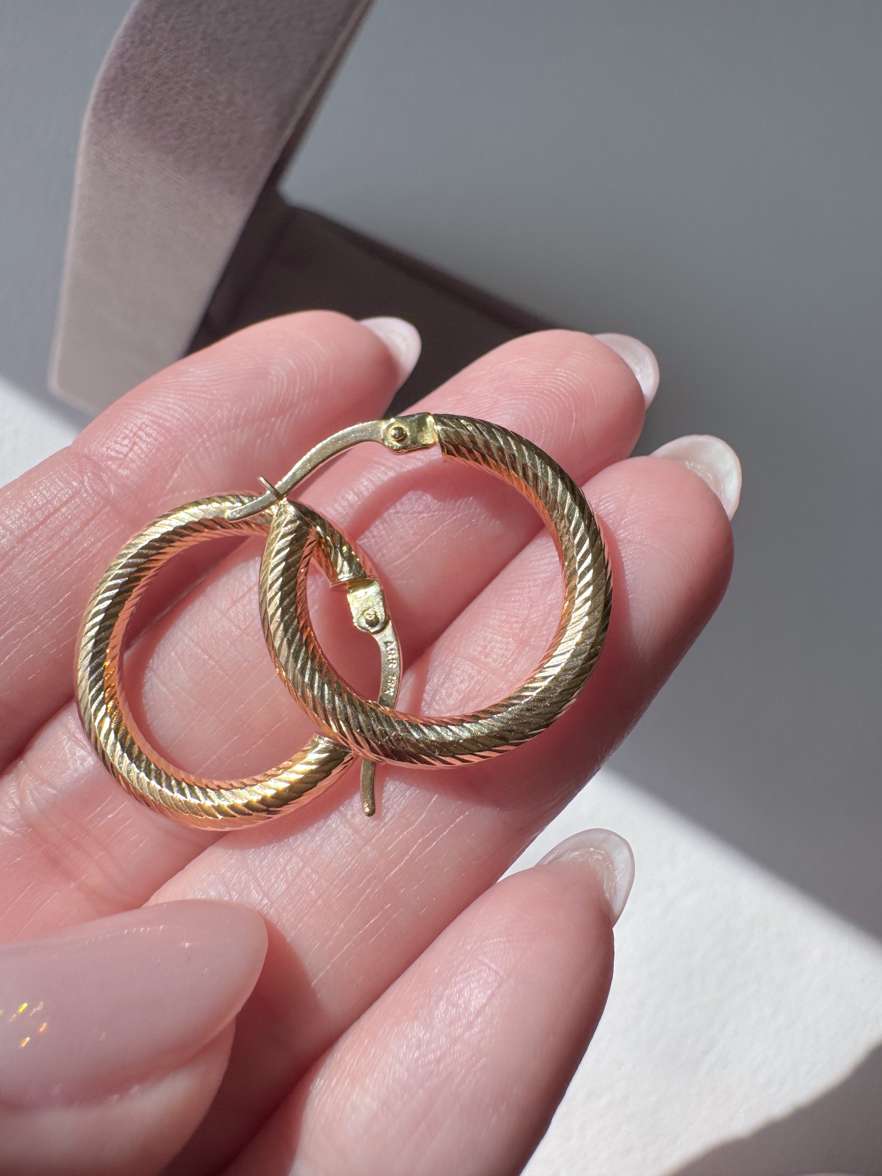 Spiral Thin 18k Solid Gold Hollow Hoops