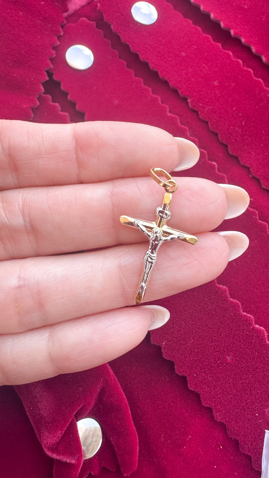 Crucifijo Bicolor en Oro 18K (750)