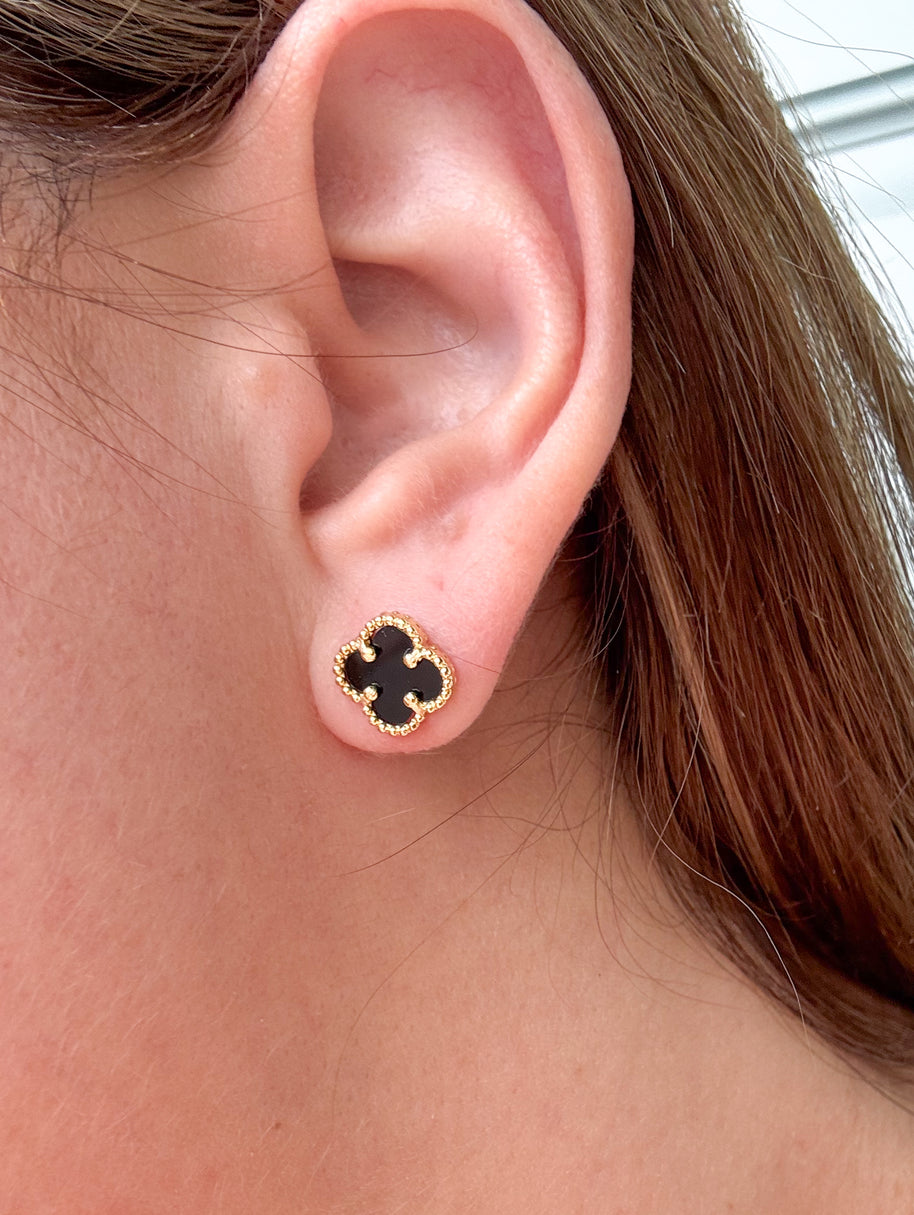 Aretes Topitos Clover de Varios Colores