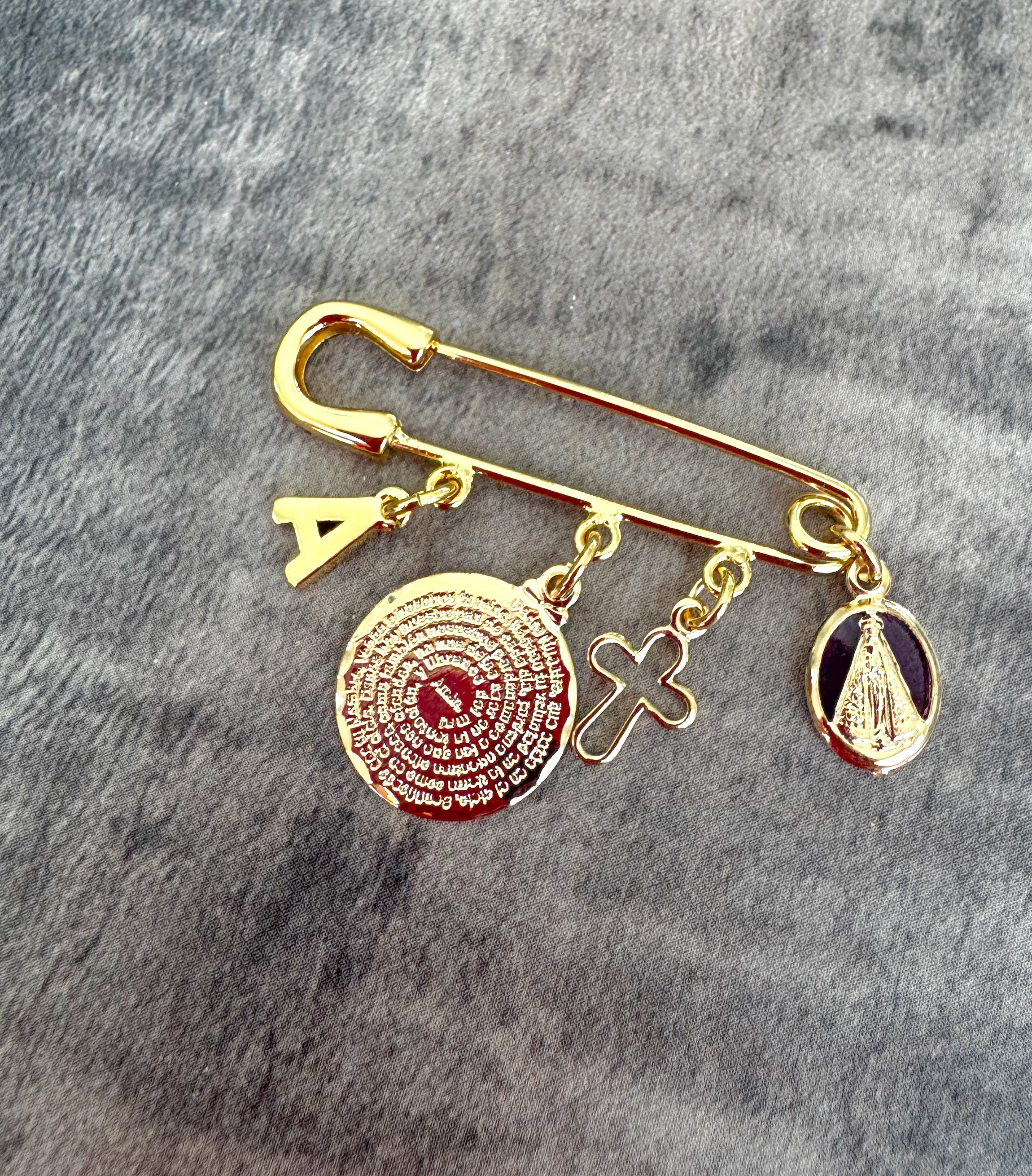 Broche para Bebe Inicial Dijes Religiosos