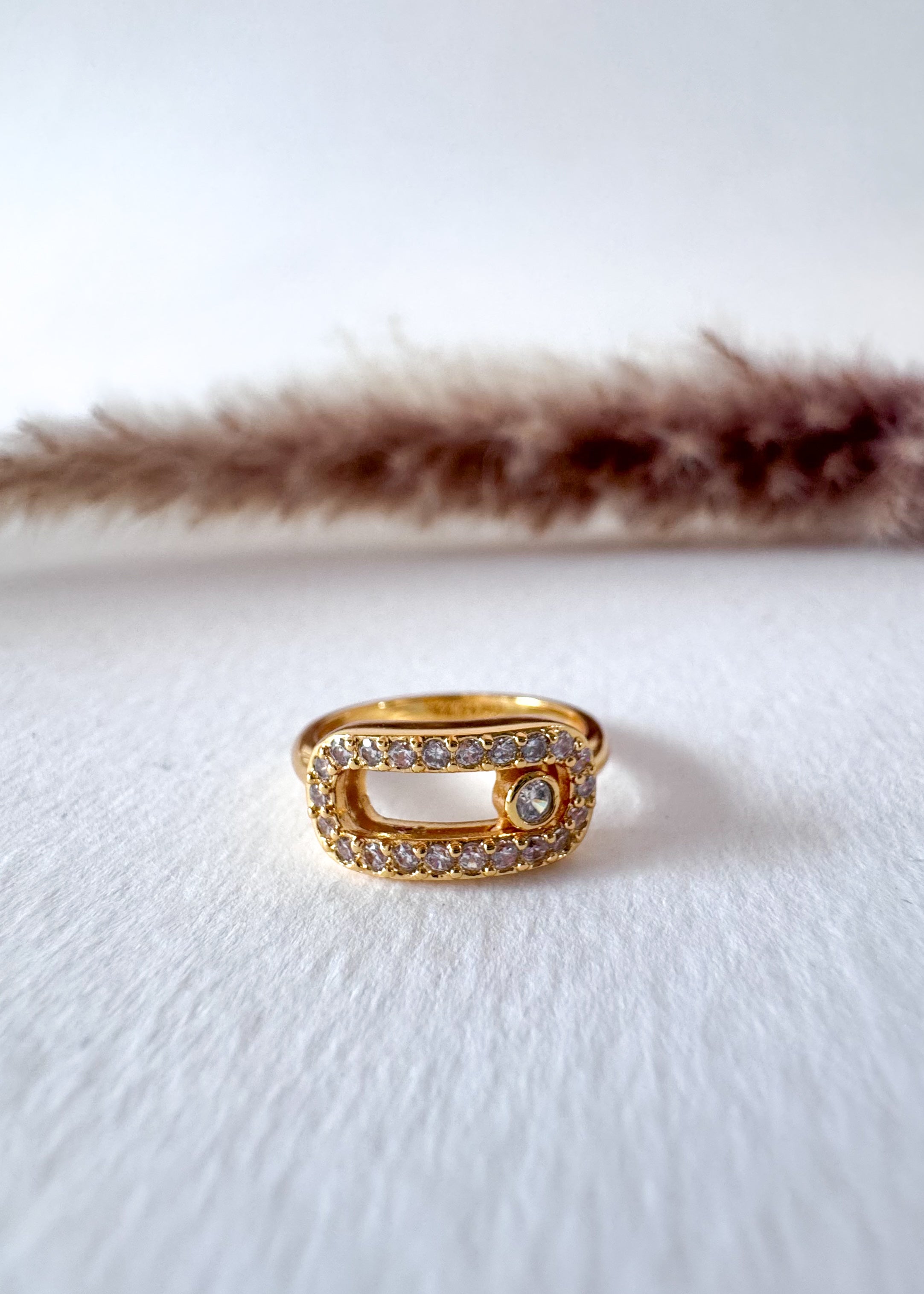 Golden Shiny Move Zircons Steel Ring