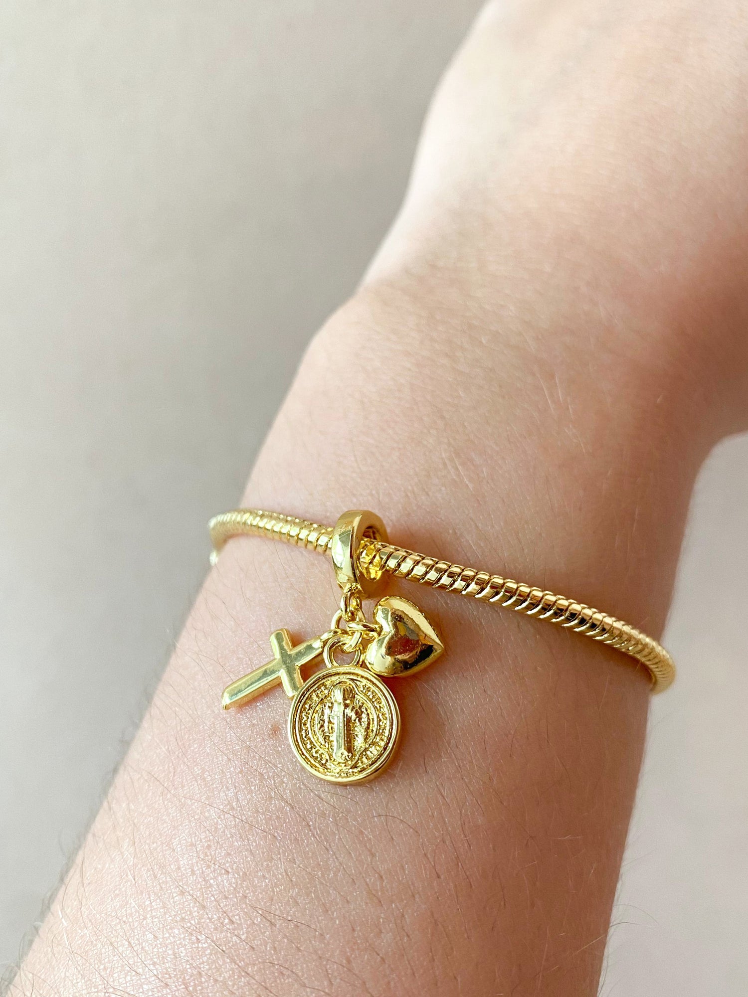 St Benedict Golden 3 Gracias Charms Bracelet