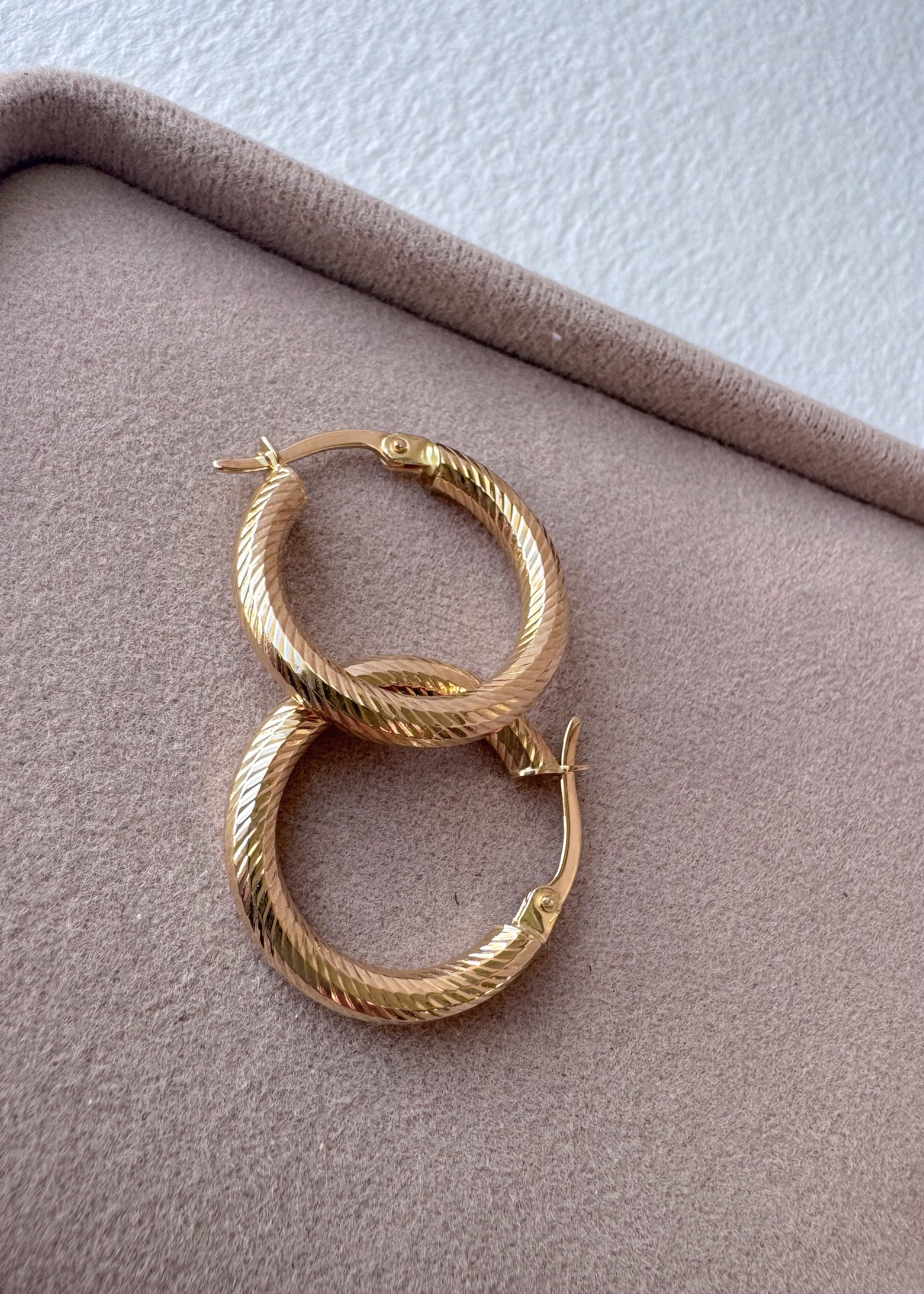 Spiral Thin 18k Solid Gold Hollow Hoops