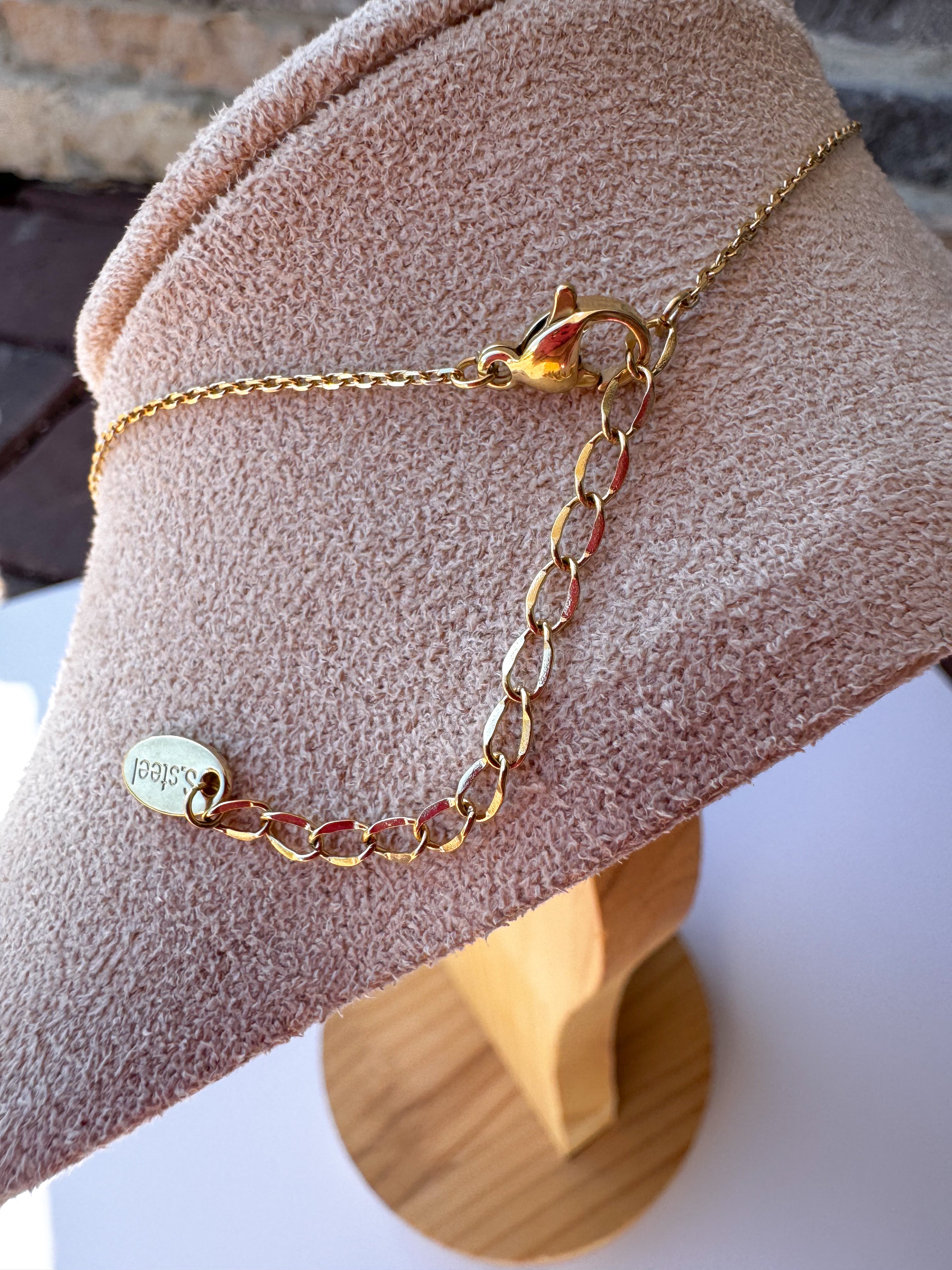 Mini Heart Silhouette Pattern Necklace