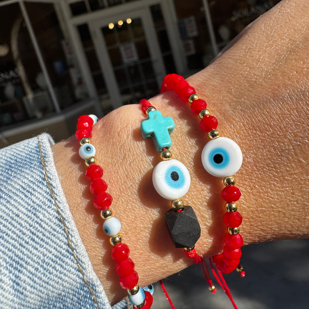 Variedad de Hilitos Rojos Evil Eye Charms