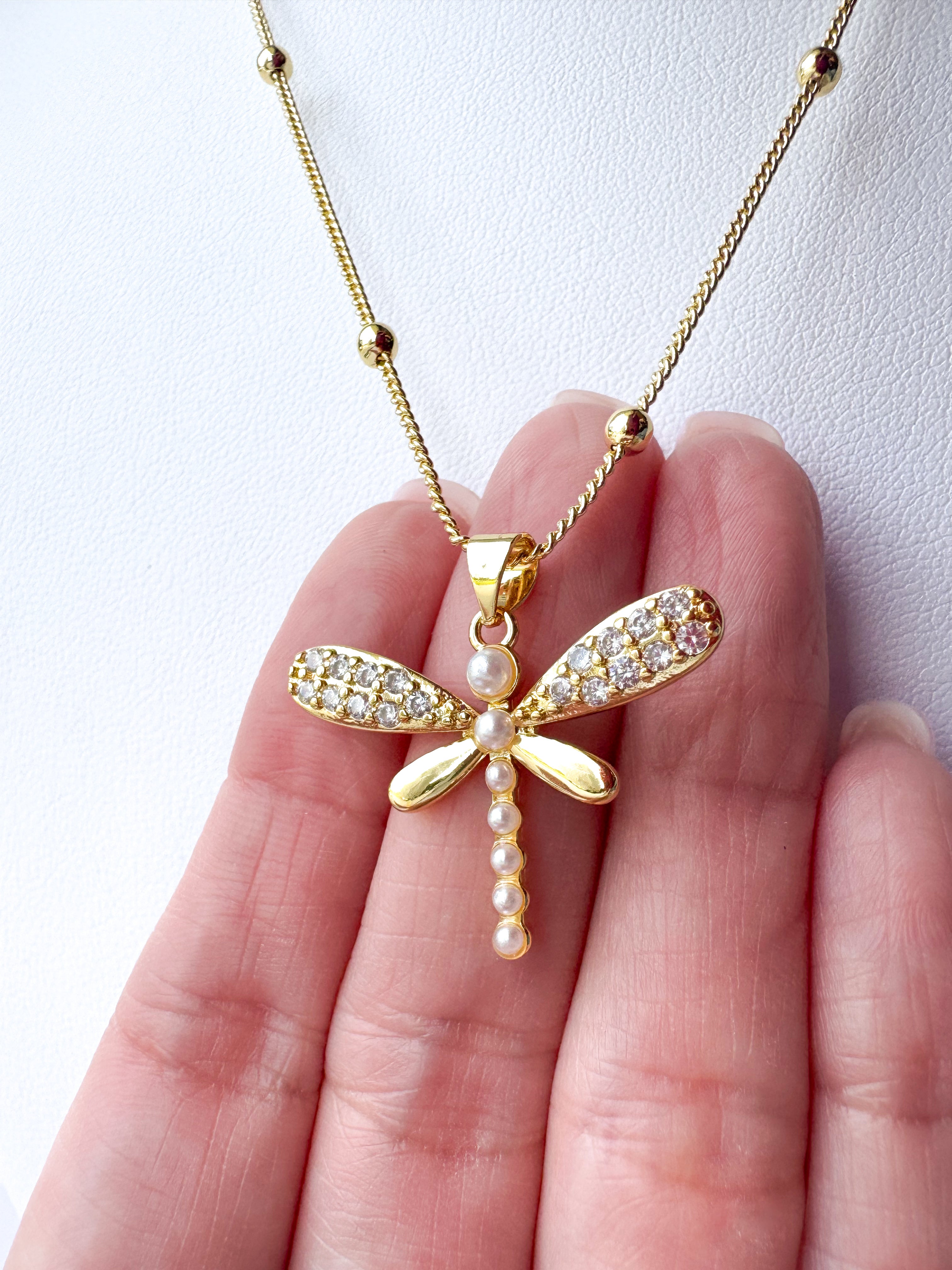 Dragonfly Shiny Pearls Charm Necklace