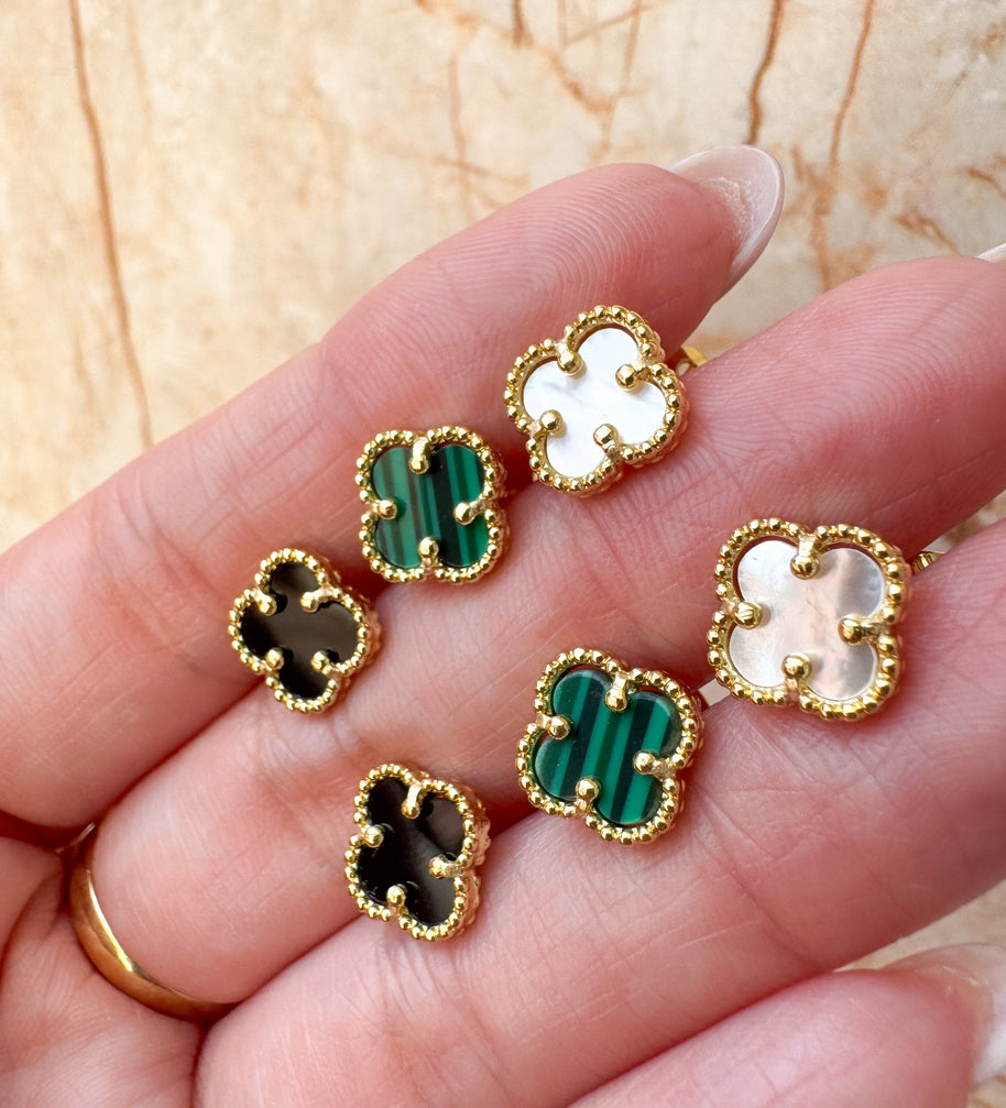 Aretes Topitos Clover de Varios Colores
